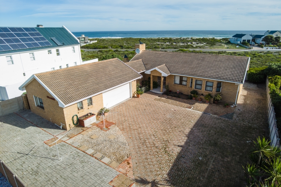 4 Bedroom Property for Sale in Yzerfontein Western Cape